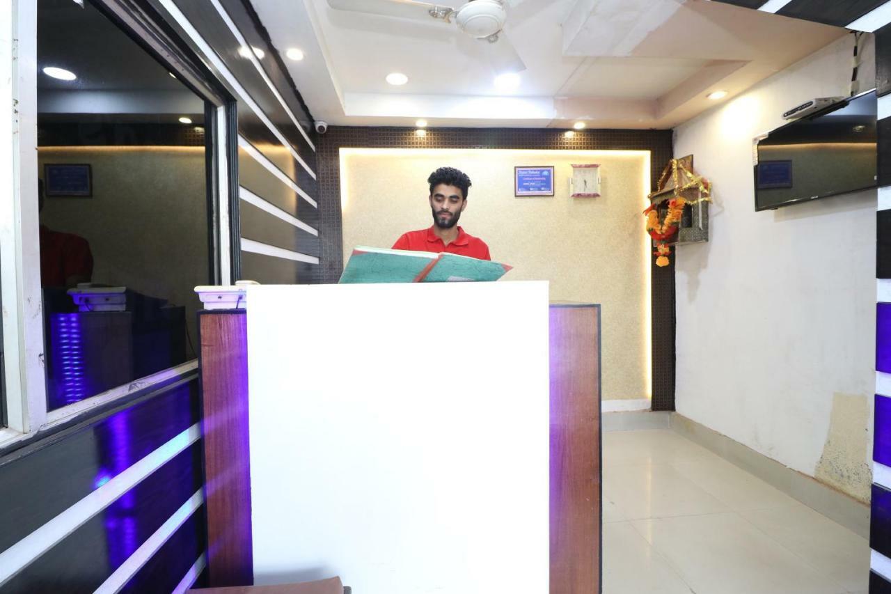 Oyo 37721 Hotel Kings Pathānkot Buitenkant foto