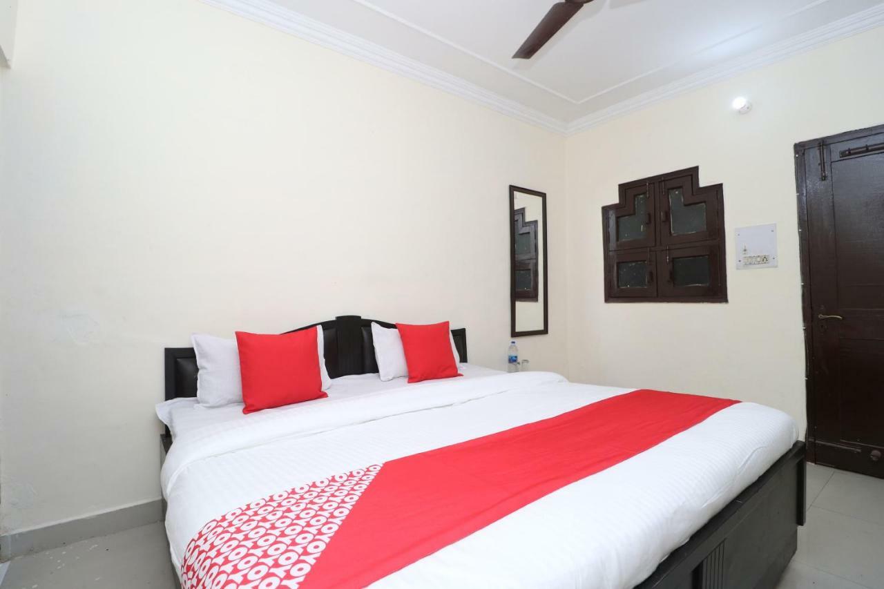 Oyo 37721 Hotel Kings Pathānkot Buitenkant foto
