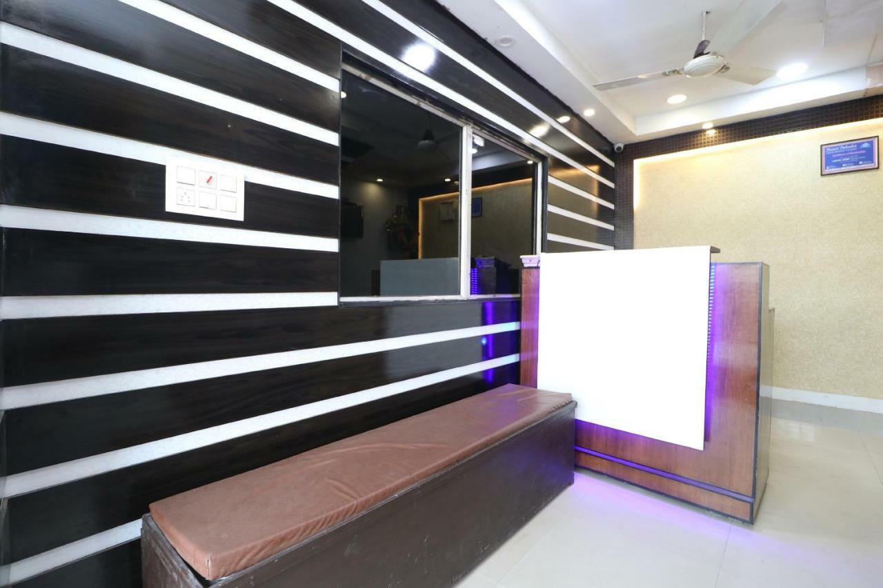 Oyo 37721 Hotel Kings Pathānkot Buitenkant foto