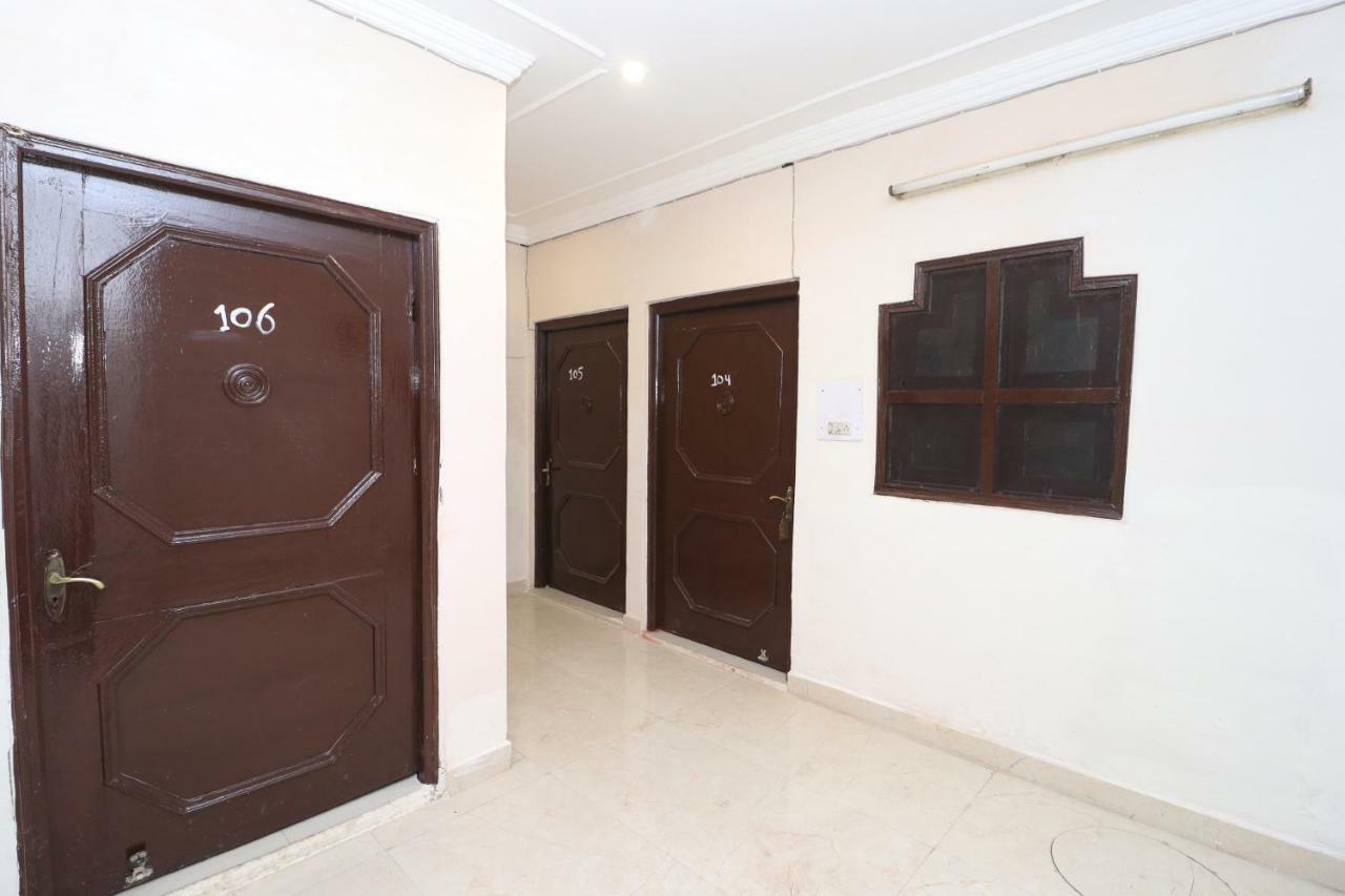 Oyo 37721 Hotel Kings Pathānkot Buitenkant foto