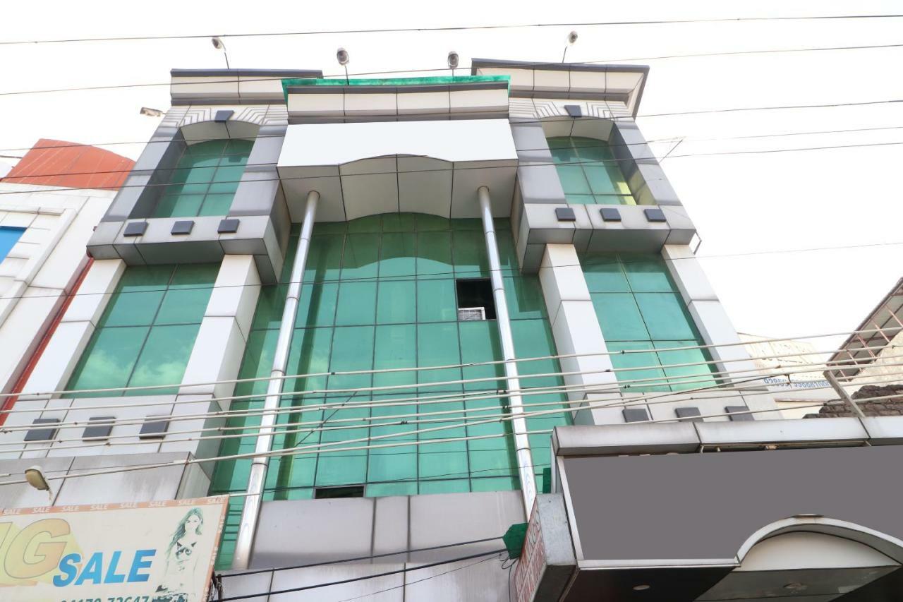 Oyo 37721 Hotel Kings Pathānkot Buitenkant foto